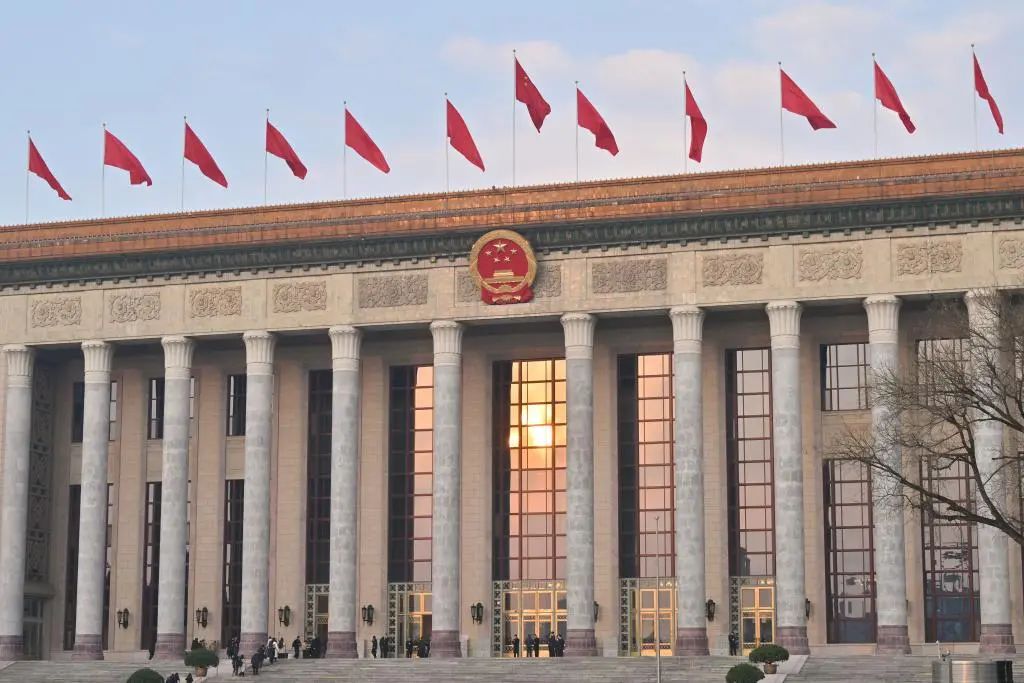 李強(qiáng)提到：新型儲(chǔ)能、“沙戈荒”、海上風(fēng)電